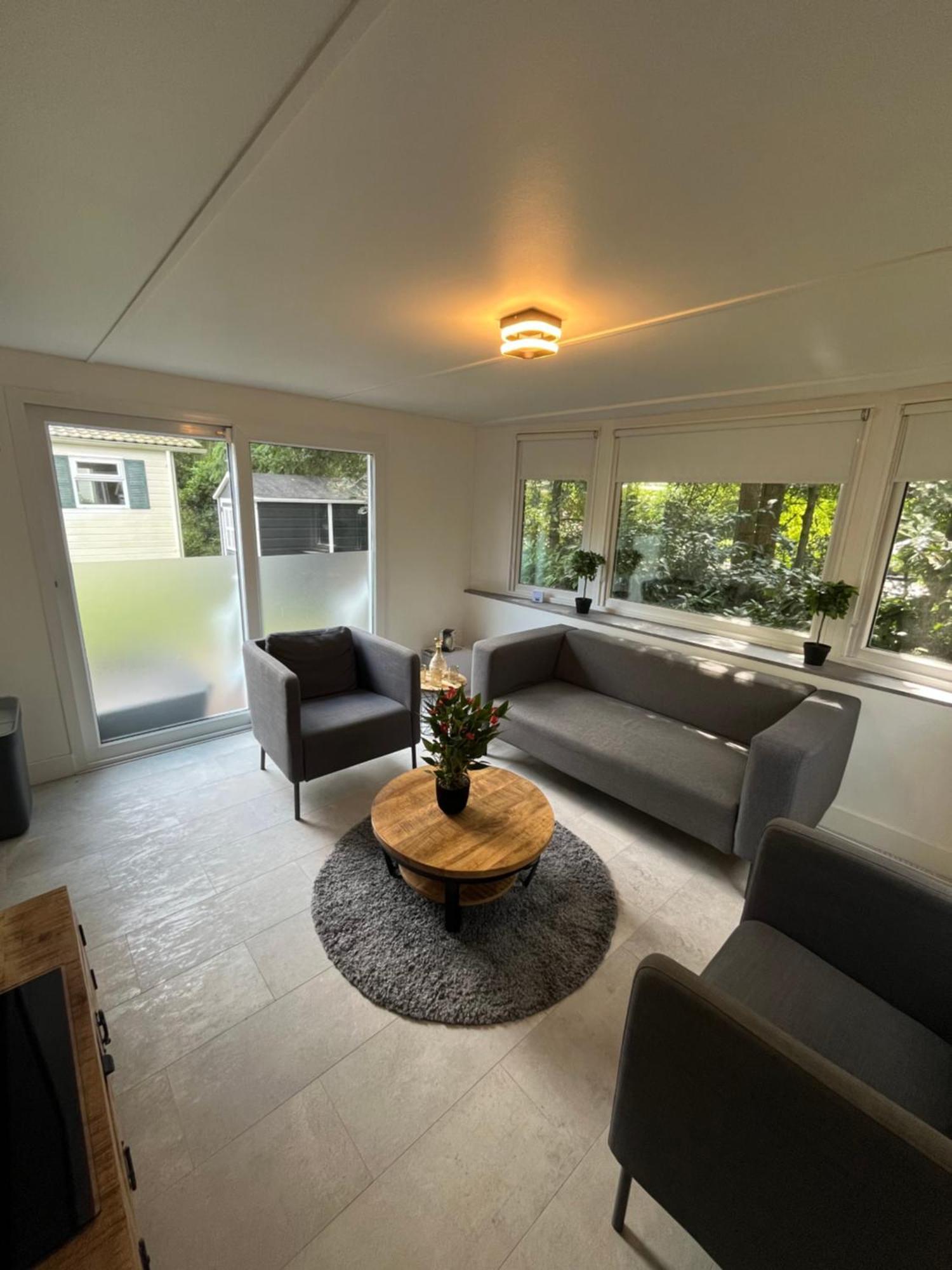 Modern Chalet In De Bossen Van De Veluwe 伊皮 外观 照片