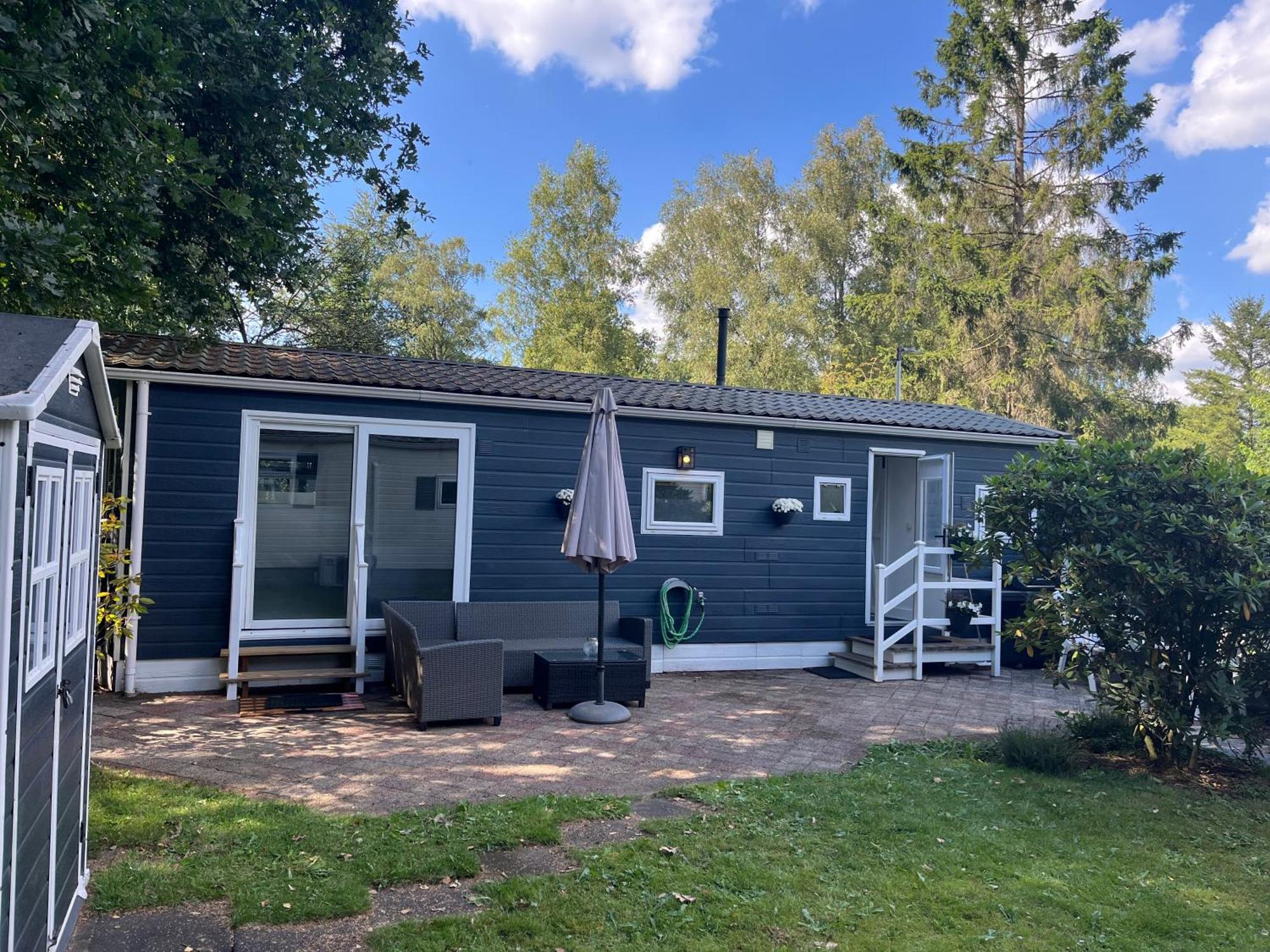 Modern Chalet In De Bossen Van De Veluwe 伊皮 外观 照片